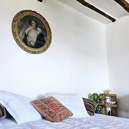Margot - Authentic Sea View Countryside Appartement
