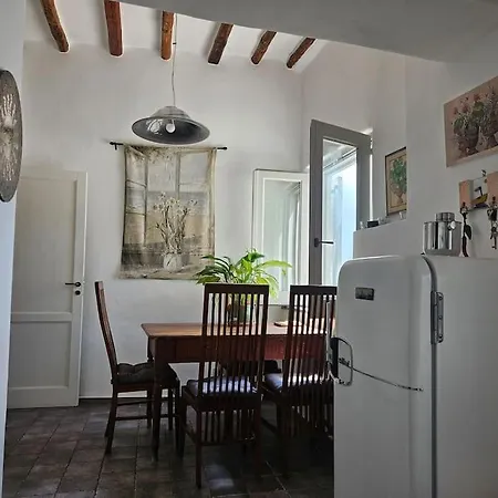 Margot - Authentic Sea View Countryside Apartment