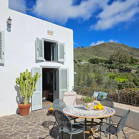 Apartment Margot - Authentic Sea View Countryside