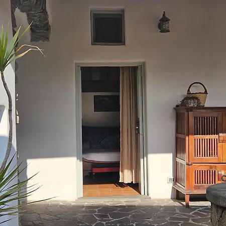 Margot - Authentic Sea View Countryside Apartment Lipari (Isola Lipari)